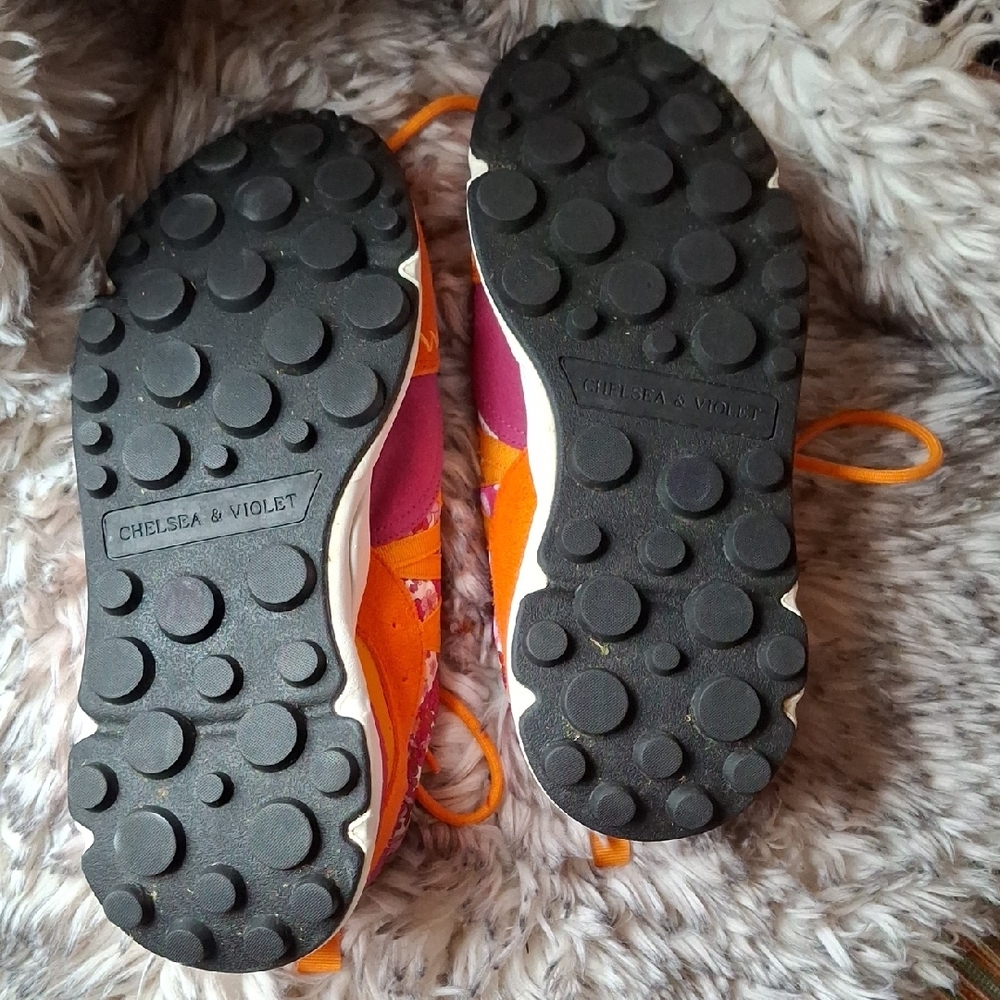 Vibrant Floral Women's Sneakers - Picture 4 of 5
